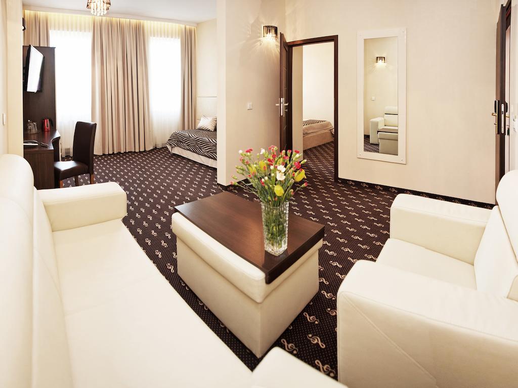 Hotel Fryderyk Nysa Rom bilde