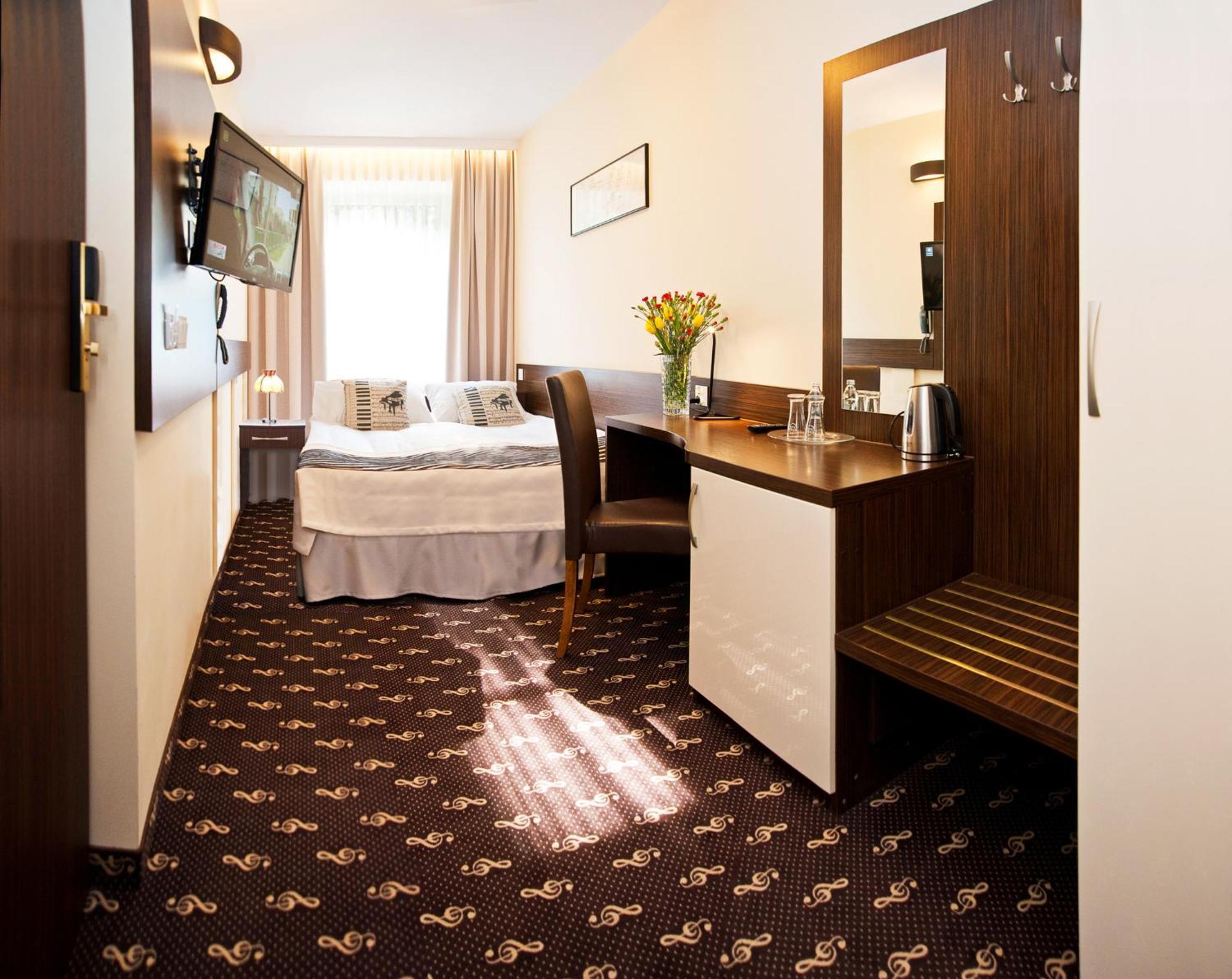 Hotel Fryderyk Nysa Rom bilde